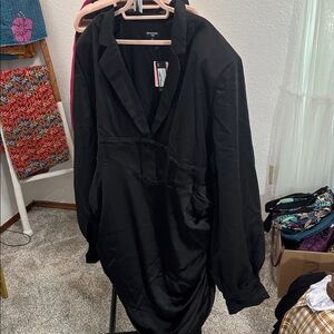 Pretty little thing Black Long Sleeve Dress with shoulder pads and side touching